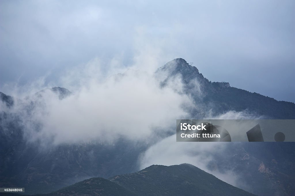cloud y a las montañas, al aire libre photo belleza de la naturaleza - Foto de stock de Ajardinado libre de derechos