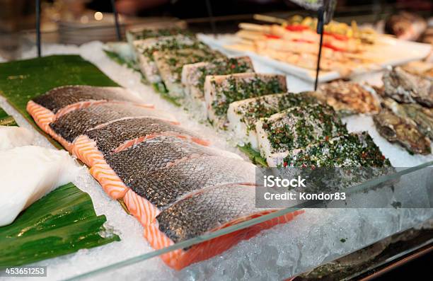 Рыба Стейки На Рынок — стоковые фотографии и другие картинки Рыба - Рыба, Рыбный рынок, Супермаркет