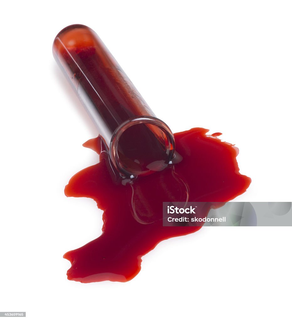 Sangue Spilling de um tubo de ensaio - Foto de stock de Entornar royalty-free