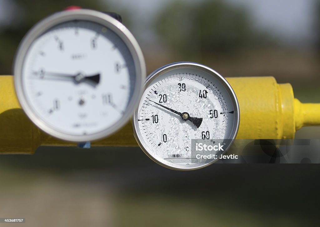 Temperature control Temperature control in oil and natural gas industry Barometer Stock Photo