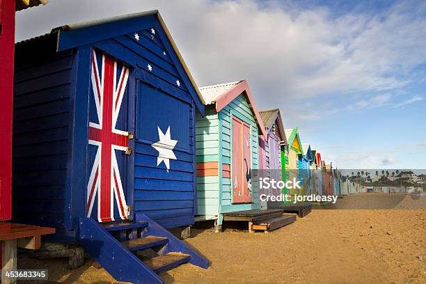 Aussies Brighton Si Bagna Caselle - Fotografie stock e altre immagini di Australia - Australia, Bandiera, Blu