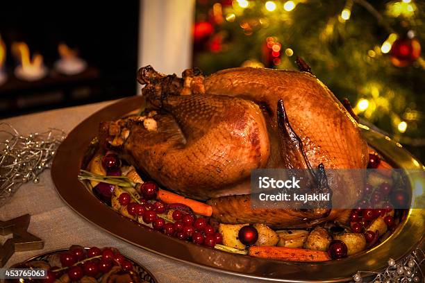 Turquía La Cena Foto de stock y más banco de imágenes de Adorno de navidad - Adorno de navidad, Alimento, Celebración - Ocasión especial