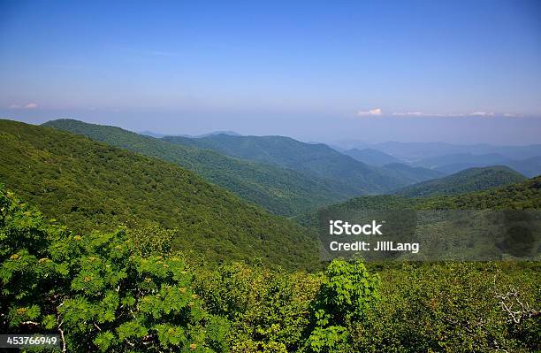 Montañas De Verano Foto de stock y más banco de imágenes de Aire libre - Aire libre, Appalachia, Autopista Blue Ridge