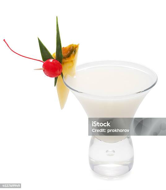 Pina Colada Cocktail - Fotografias de stock e mais imagens de Amarelo - Amarelo, Ananás, Beber