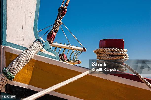 Embarcación Tradicional Del Río Tajo Foto de stock y más banco de imágenes de Aire libre - Aire libre, Amarillo - Color, Amarrado