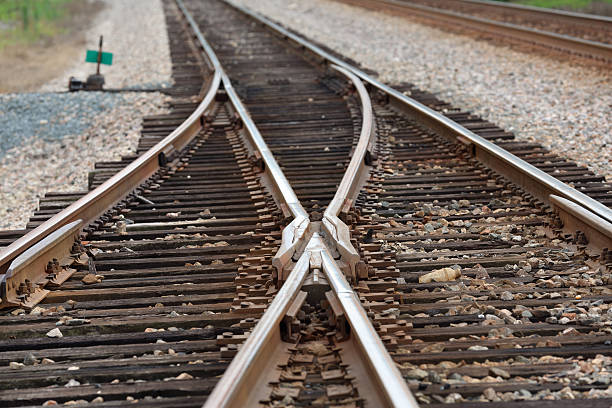 railroad interrupteur de - transformer stone machine metal photos et images de collection