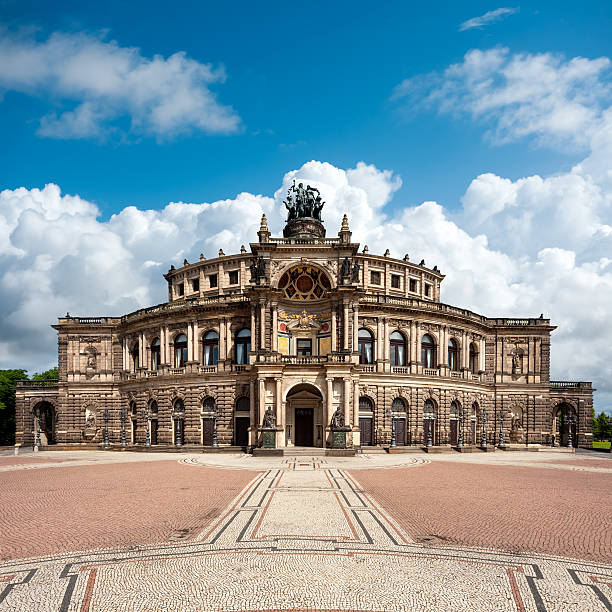 dresden 오페라 극장 - staatsoper 뉴스 사진 이미지