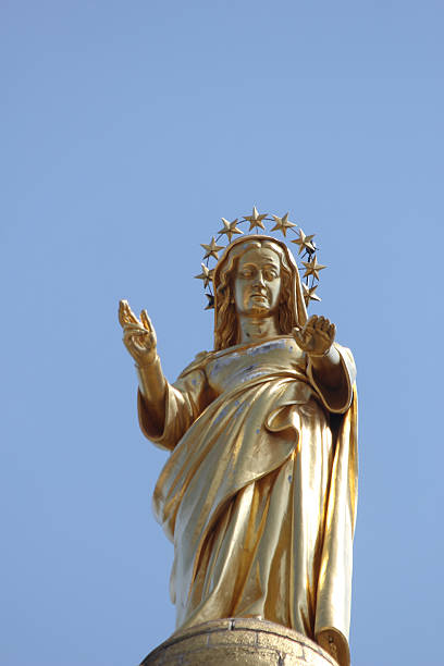 istock Statue of Golden Virgin, Avignon 453803567