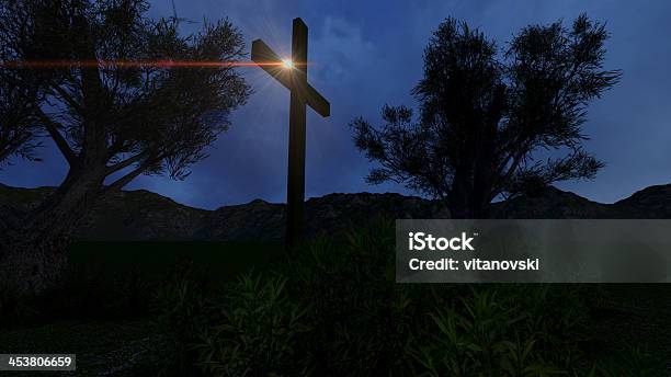 Überqueren Sie Die Natur Bei Nacht Stockfoto und mehr Bilder von Alt - Alt, Auferstehung - Religion, Baum