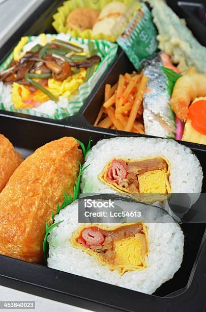 Japanische Sushi Bento Stockfoto und mehr Bilder von Abnehmen - Abnehmen, Asien, Beengt