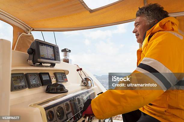 Vela - Fotografie stock e altre immagini di Bussola magnetica - Bussola magnetica, Capitano, Acqua