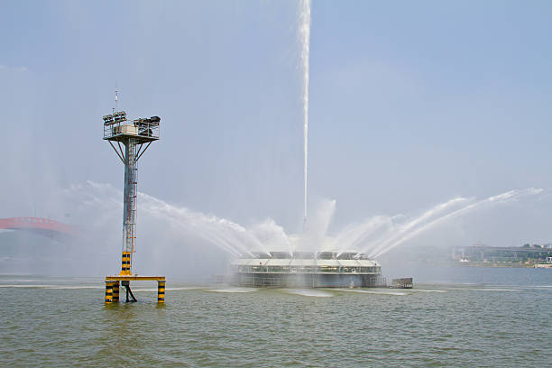 piękny duży fontanna w han river.south korea - hangang beach zdjęcia i obrazy z banku zdjęć