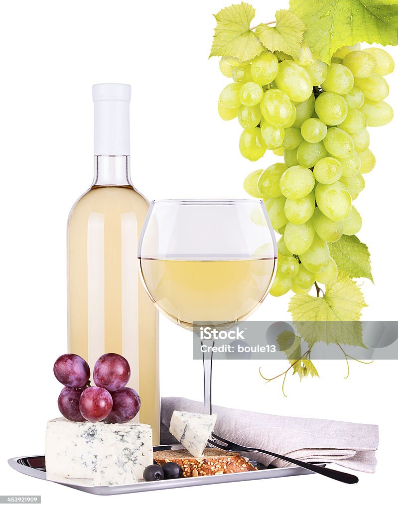 Assortiment de fromages et de vin blanc et raisins - Photo de Agriculture libre de droits