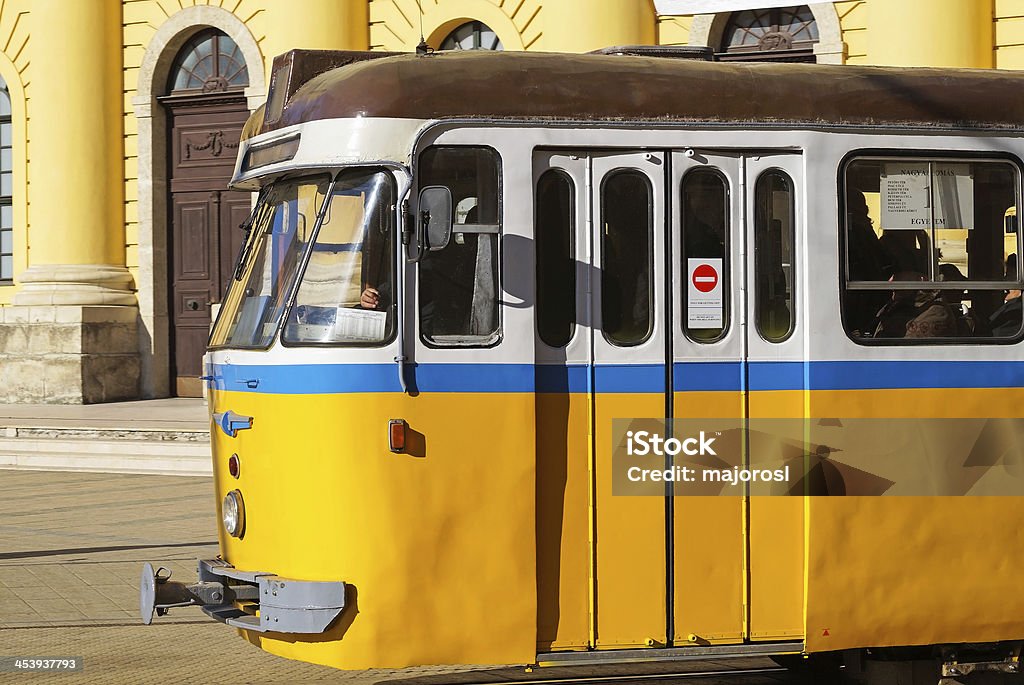 Старый желтый на трамвай - Стоковые фото Без людей роялти-фри