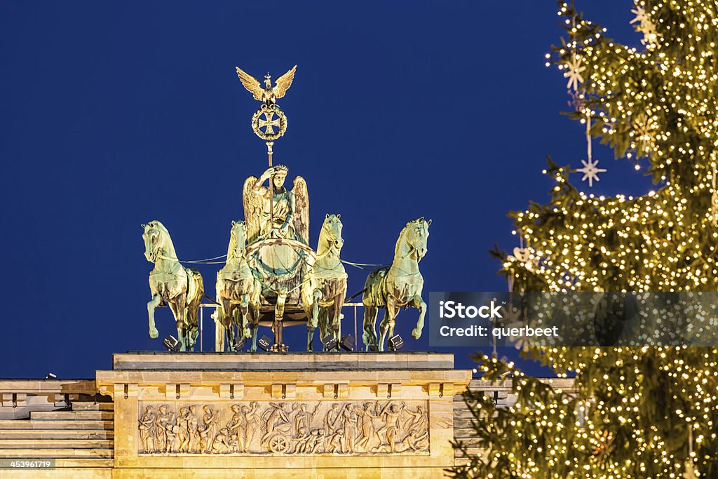 Brandenburg Gate in-Zeit - Lizenzfrei Baum Stock-Foto