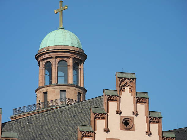 istock Church in Frankfurt 453963933