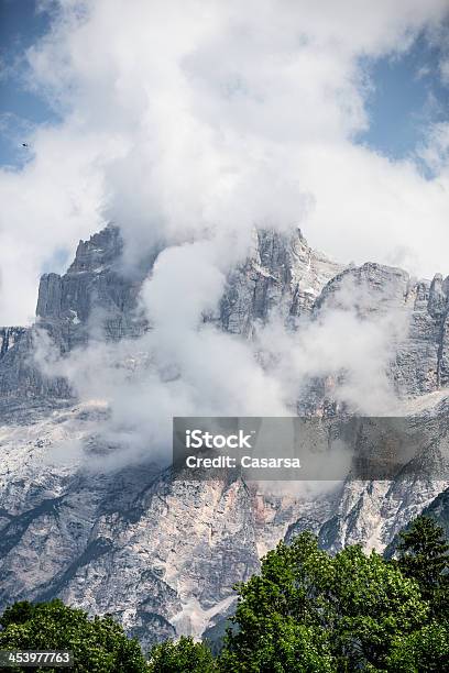 Picos De Montanha - Fotografias de stock e mais imagens de Ambiente dramático - Ambiente dramático, Ao Ar Livre, Beleza natural