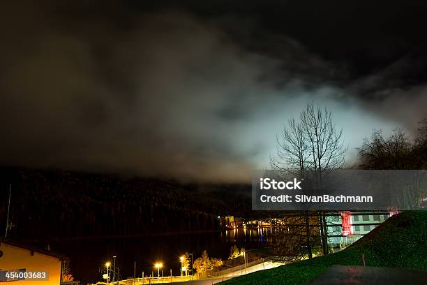 St Moritz Por La Noche Foto de stock y más banco de imágenes de Aire libre - Aire libre, Arquitectura exterior, Bosque