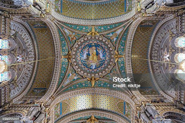 Basílica De Notredame De Fourvière - Fotografias de stock e mais imagens de Teto - Teto, Igreja, Ponto Turístico