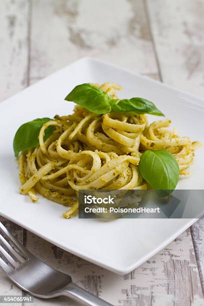 Photo libre de droit de Spaghettis Au Pistou Et Au Basilic banque d'images et plus d'images libres de droit de Ail - Légume à bulbe - Ail - Légume à bulbe, Aliment, Aliments et boissons