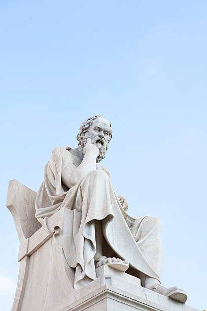 статуя здесь родились сократ в афинах - athens academy стоковые фото и изображения