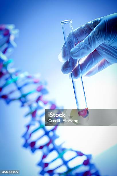 Foto de Genome Project Com Amostra De Sangue Realizado Em Teste Genético Tubo e mais fotos de stock de Laboratório