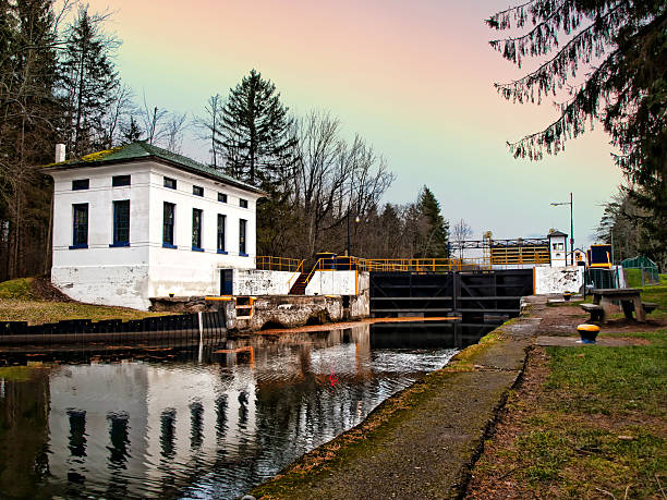 erie canal erie canal in Clay, New York erie canal stock pictures, royalty-free photos & images