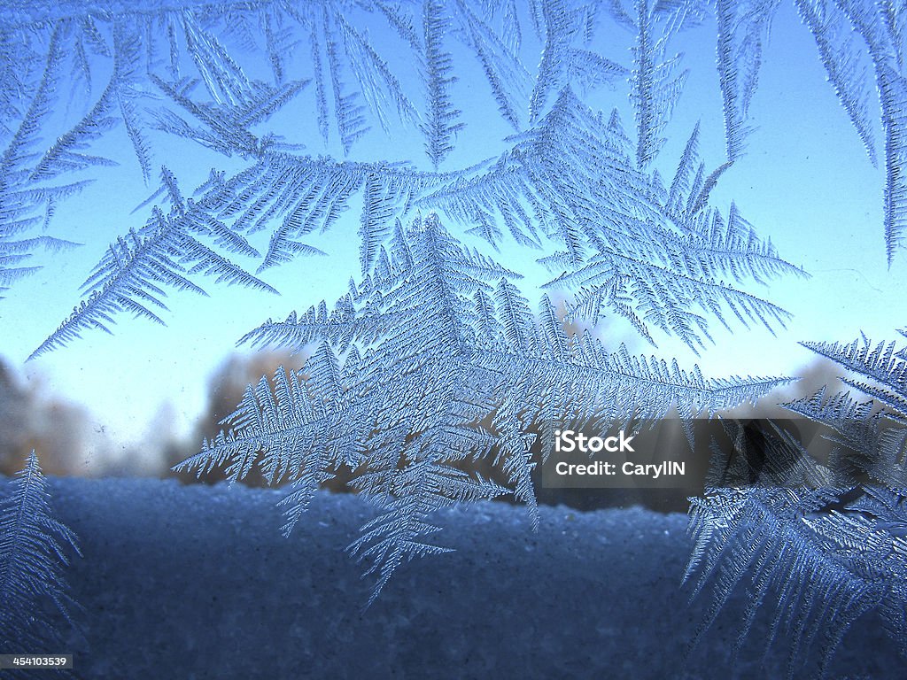 Frosty 패턴 겨울 창쪽 - 로열티 프리 0명 스톡 사진