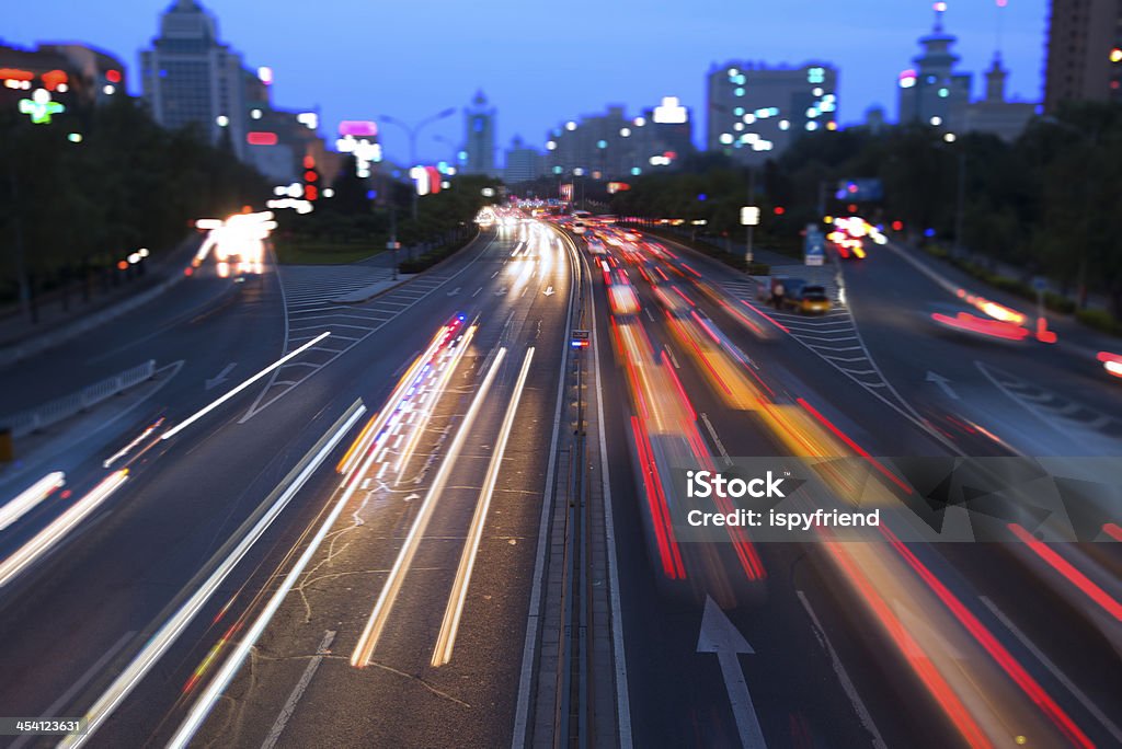 Heure de pointe du trafic de nuit sur autoroute - Photo de Courbe libre de droits