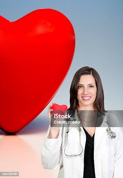 Femmina Cardiologo - Fotografie stock e altre immagini di Adulto - Adulto, Calore - Concetto, Cardiologo