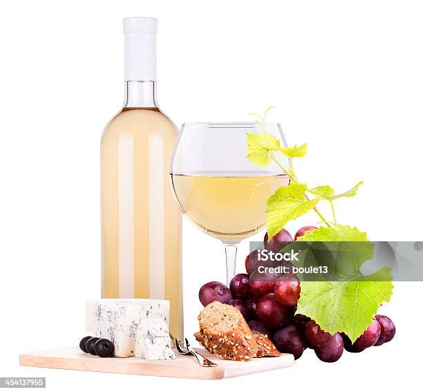 Vinho Branco Variedade Queijo E Uvas - Fotografias de stock e mais imagens de Agricultura - Agricultura, Amarelo, Bebida