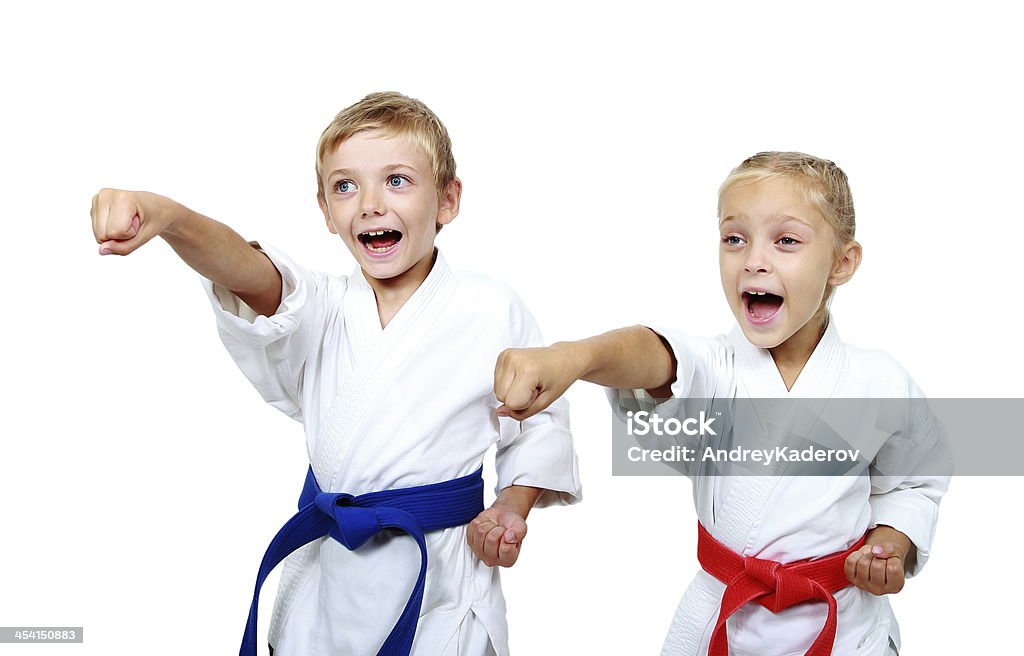 Sporting brother and sister hit a punch arm - Royalty-free Activiteit Stockfoto Sporting brother and sister hit a punch arm - Royalty-free Activiteit Stockfoto