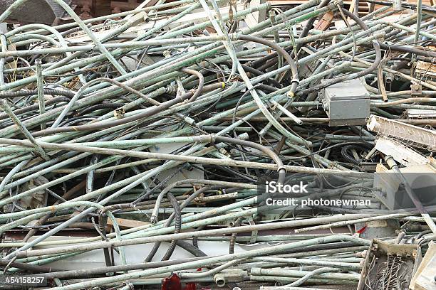 Chatarra Foto de stock y más banco de imágenes de Abono - Abono, Aluminio, Aparcamiento