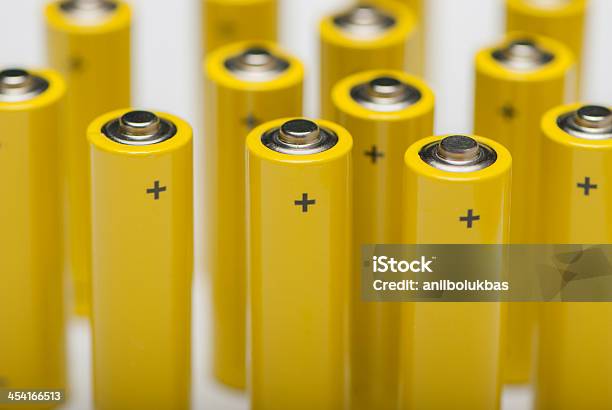 배터리 0명에 대한 스톡 사진 및 기타 이미지 - 0명, 노랑, 배터리-전원