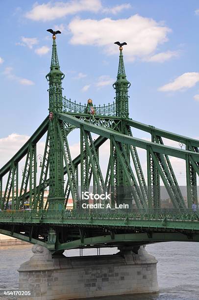 Цепной Мост Через Реку Дунай В Будапеште Венгрия — стоковые фотографии и другие картинки Архитектура - Архитектура, Башня, Без людей