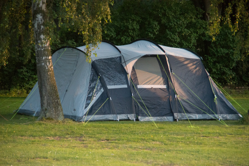 Gran carpa al aire libre y acampada photo
