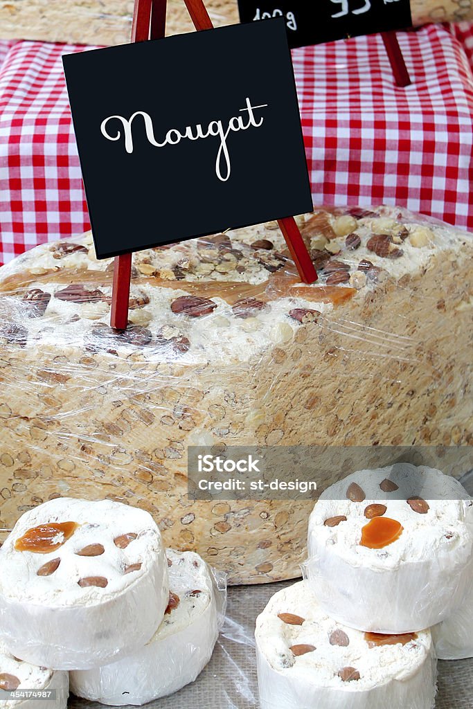 Torrone - Foto de stock de Alimentação Não-saudável royalty-free