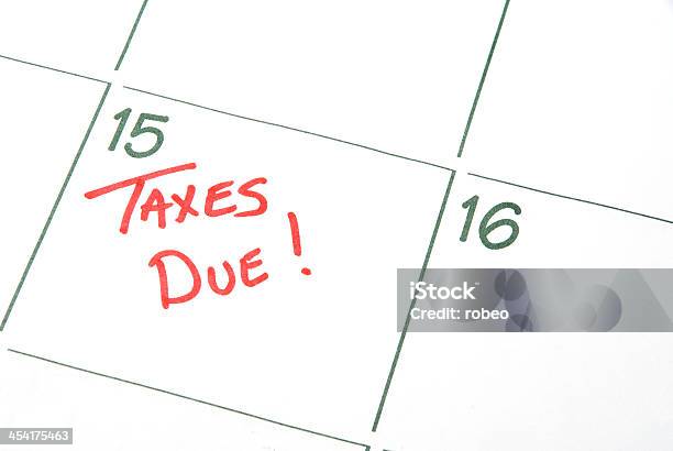 Impostos Devidos - Fotografias de stock e mais imagens de Prazo - Prazo, Formulário de Imposto, Imposto
