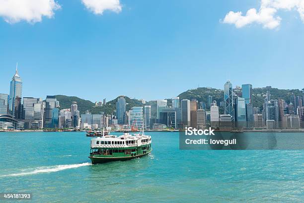 Barco Em Hongkong - Fotografias de stock e mais imagens de Ao Ar Livre - Ao Ar Livre, Arquitetura, Arranha-céu