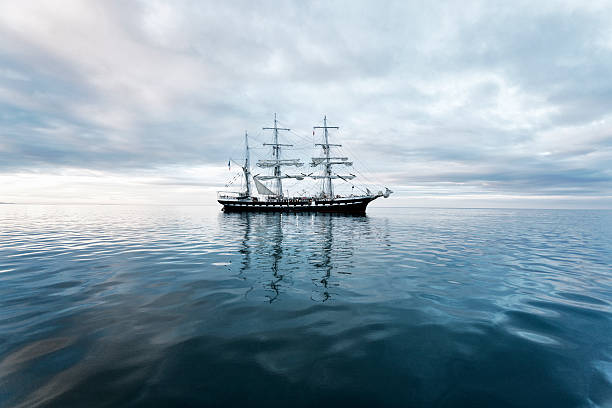 Tall ship A tall ship at Lyme Regis, Dorset 18th century style stock pictures, royalty-free photos & images