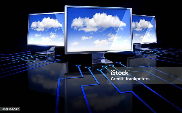 Cloud Computing Stockfoto und mehr Bilder von Anreiz - Anreiz, Anstrengung, Arbeitsspeicher-Steckplatz