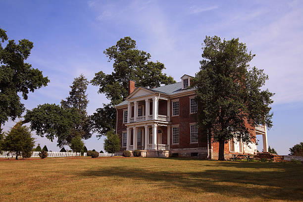 istock Tulip Grove Mansion 454190673