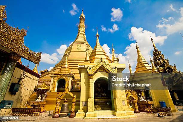 Sule Paya Foto de stock y más banco de imágenes de Asia - Asia, Asia Sudoriental, Azul