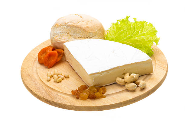 morceau de fromage brie - appetizer bread breakfast cashew photos et images de collection