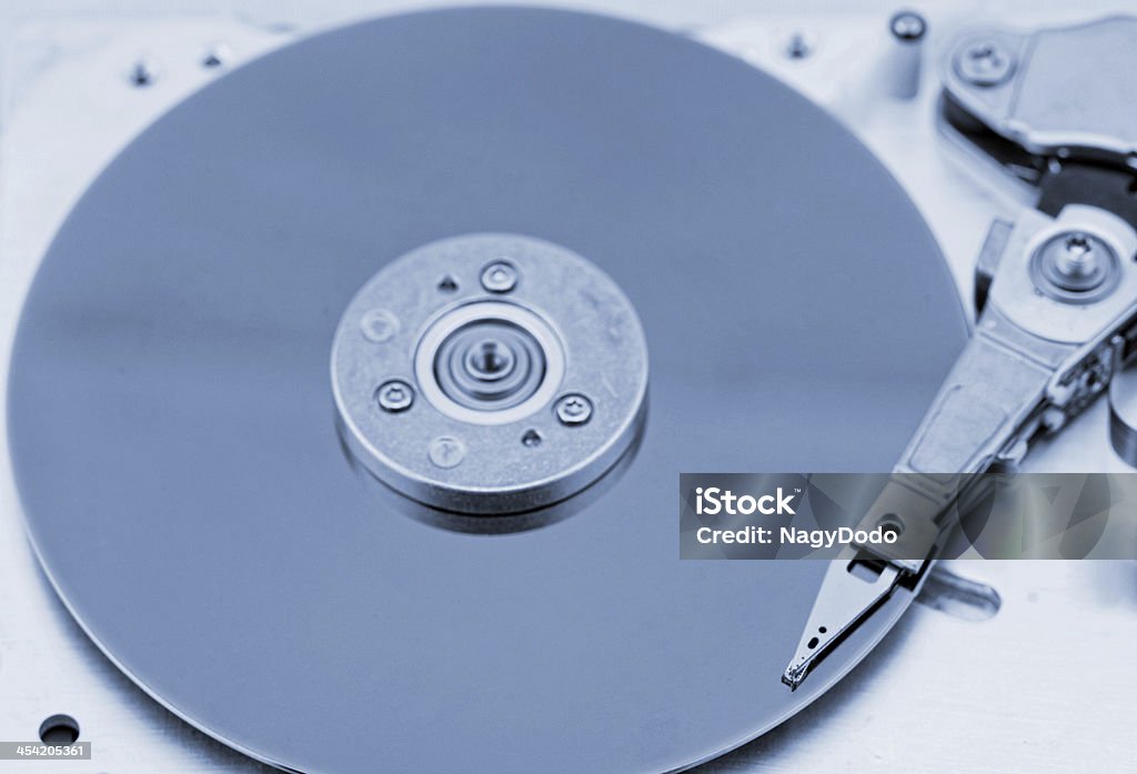 Abrir de disco rígido de computador em fundo branco - Royalty-free Aberto Foto de stock