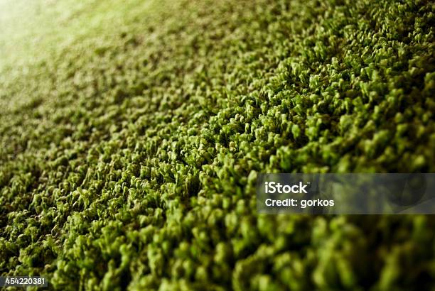 Primo Piano Della Mano Green Carpet - Fotografie stock e altre immagini di Arredamento - Arredamento, Astratto, Camera