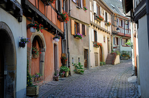 Eguisheim, Alsace, France Eguisheim, Alsace, France malerisch stock pictures, royalty-free photos & images