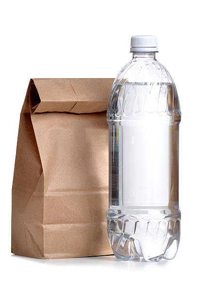 sac déjeuner - bag lunch paper bag water bottle photos et images de collection