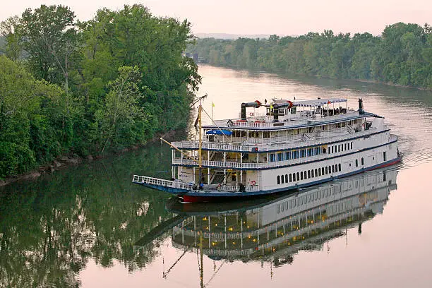 General Jackson Show boat  rounding a bend in the Cumberland River