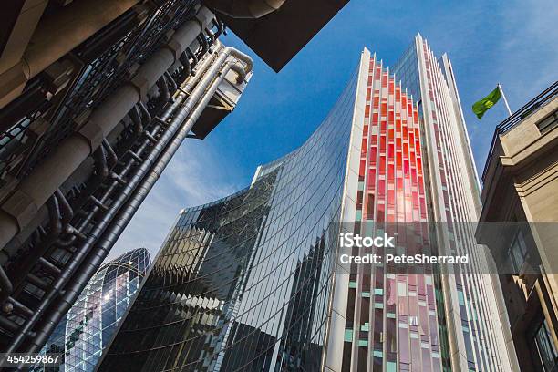 Distrito Financeiro De Londres - Fotografias de stock e mais imagens de Ao Ar Livre - Ao Ar Livre, Arquitetura, Arranha-céu